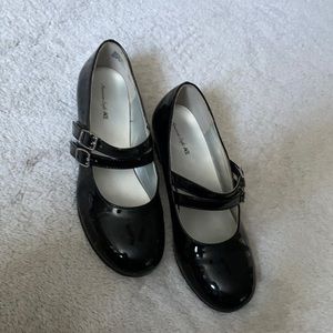 American Eagle Patent Leather Dress Shoes 3Y
